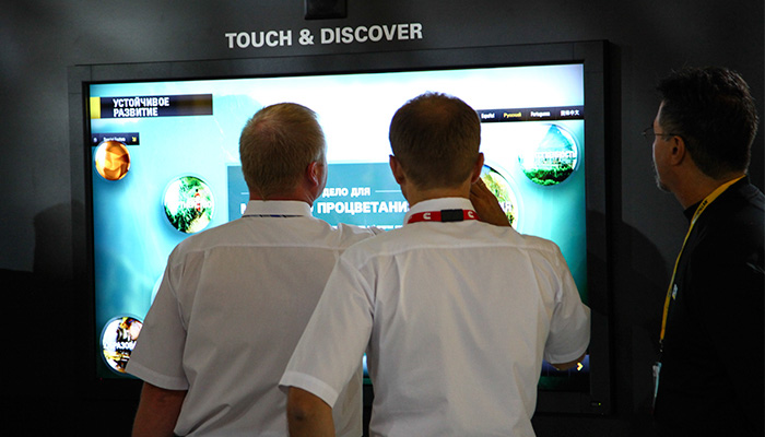 People experiencing Touchpoint at MINExpo
